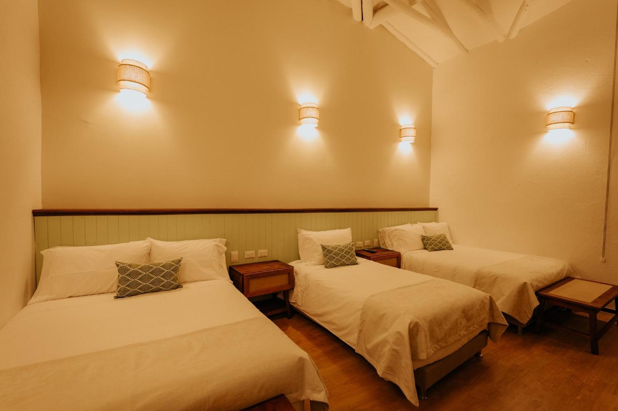 Hotel La Corada 4*