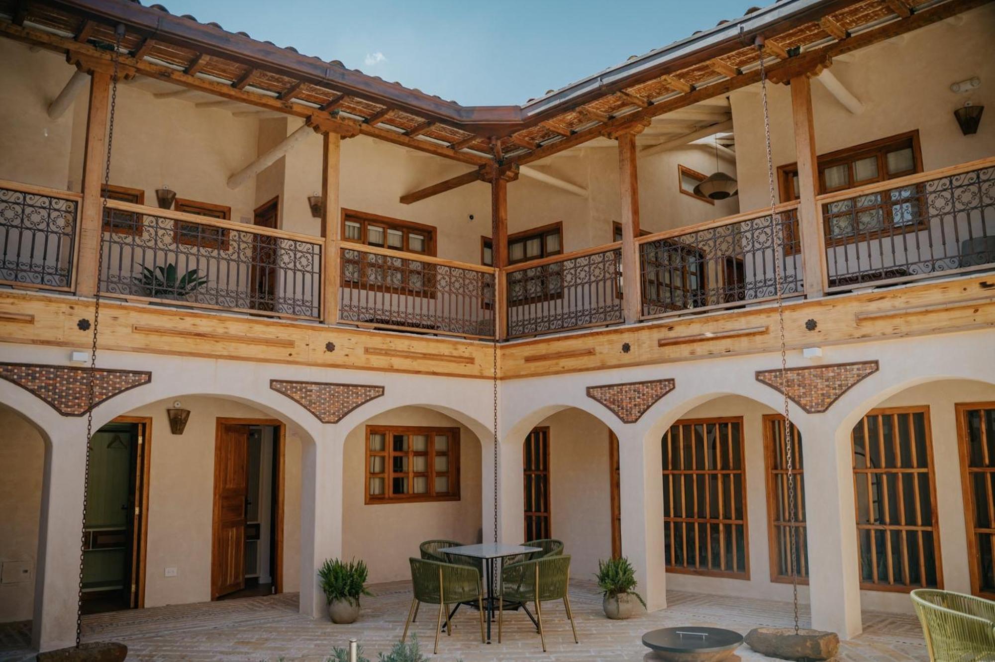 La Corada 4*